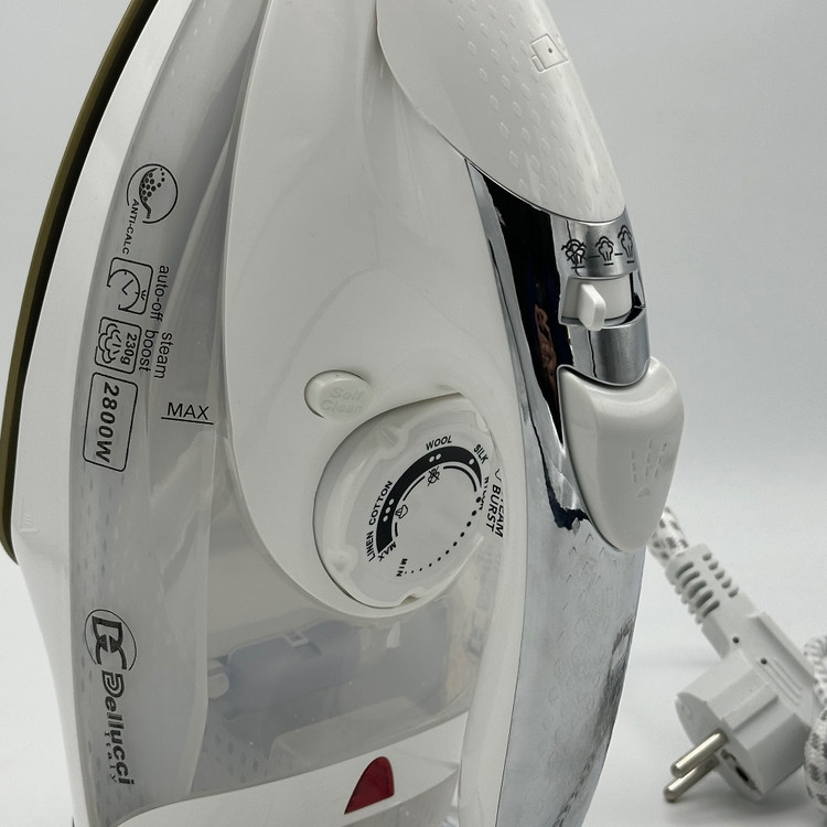 اتو بخار دلوسی Dellucci مدل DL-IR-8003